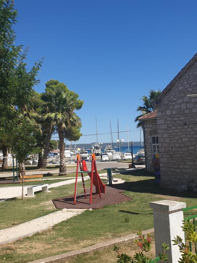 Apartments Martinovic By The Sea Куклица Екстериор снимка