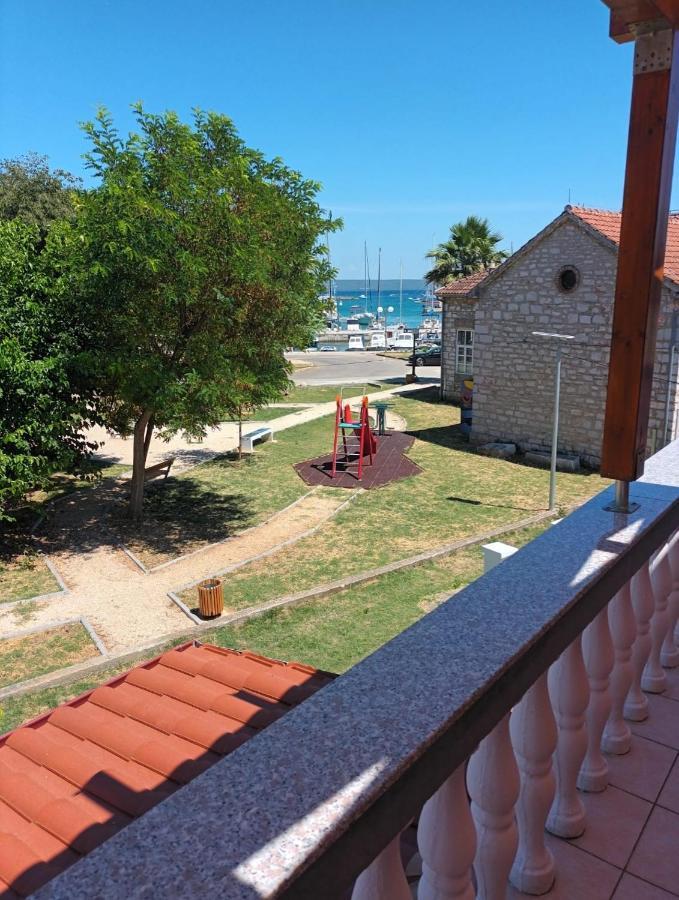 Apartments Martinovic By The Sea Куклица Екстериор снимка