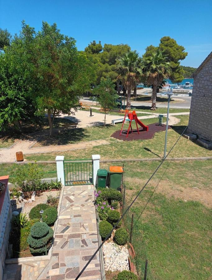 Apartments Martinovic By The Sea Куклица Екстериор снимка
