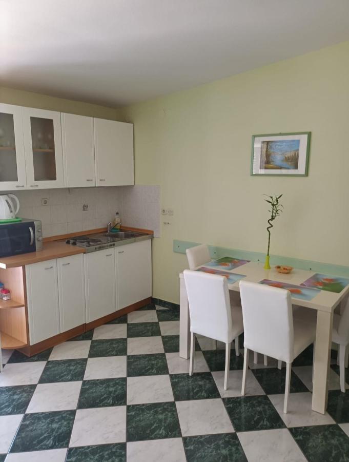 Apartments Martinovic By The Sea Куклица Екстериор снимка
