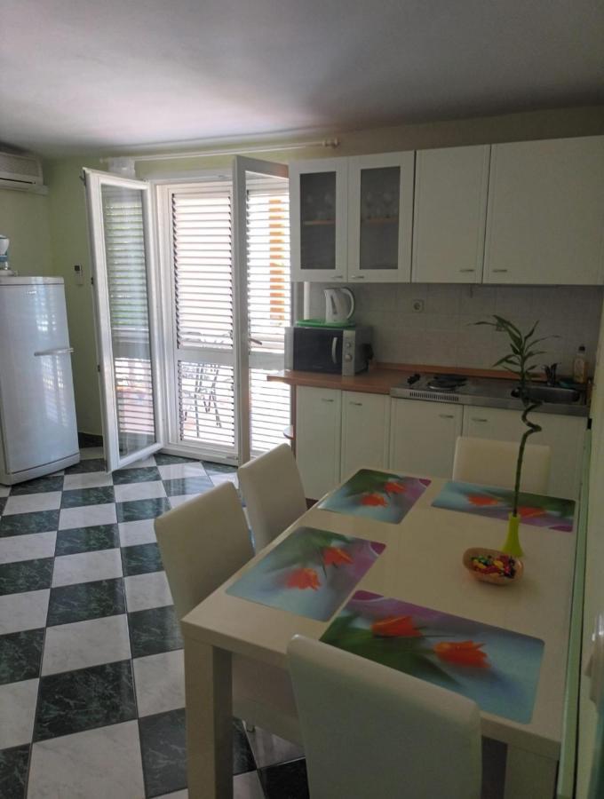 Apartments Martinovic By The Sea Куклица Екстериор снимка