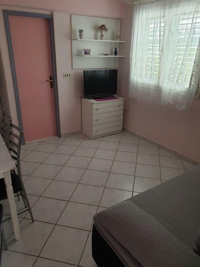 Apartments Martinovic By The Sea Куклица Екстериор снимка