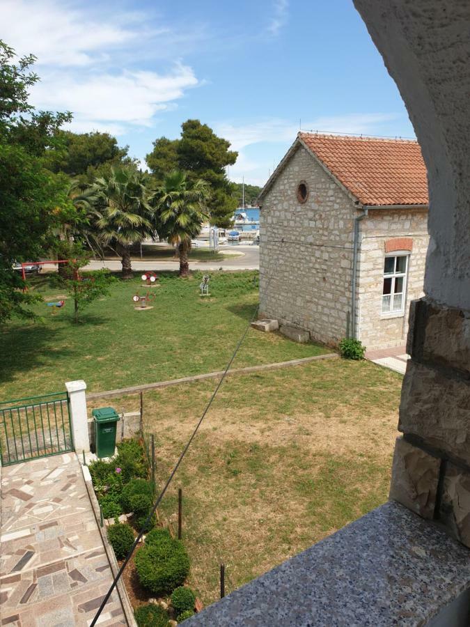 Apartments Martinovic By The Sea Куклица Екстериор снимка