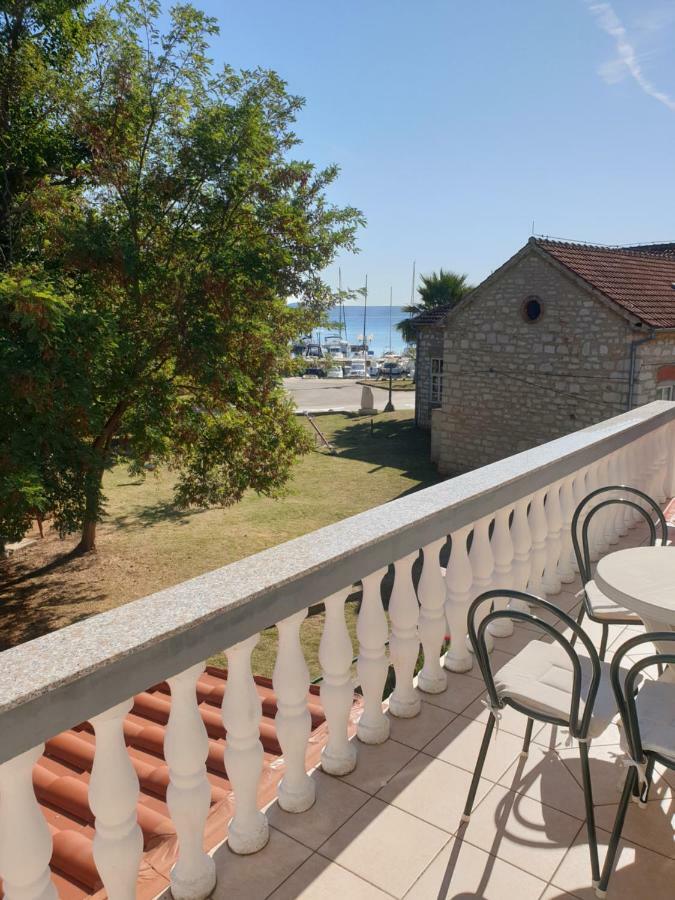 Apartments Martinovic By The Sea Куклица Екстериор снимка